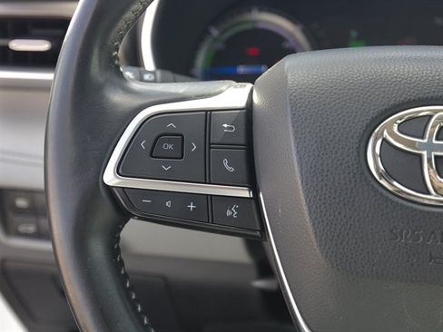 Used 2020 Toyota Highlander XLE AWD/4WD image 19