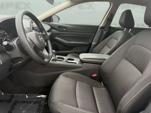 Used 2025 Nissan Altima 2.5 S FWD image 29