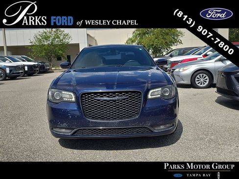 Used 2015 Chrysler 300 S RWD image 3