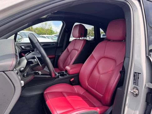 Certified 2024 Porsche Macan w/ Premium Plus Package AWD/4WD image 5