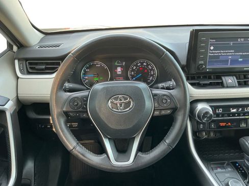 Used 2022 Toyota RAV4 XLE w/ Convenience Package AWD/4WD image 18
