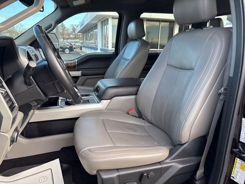 Used 2019 Ford F150 Lariat image 4
