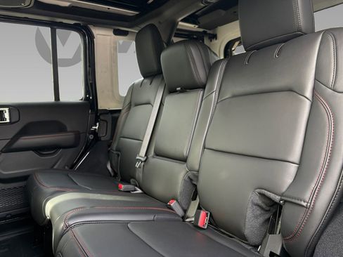 New 2026 Jeep Wrangler Unlimited Rubicon w/ Xtreme 35 Tire Package image 4