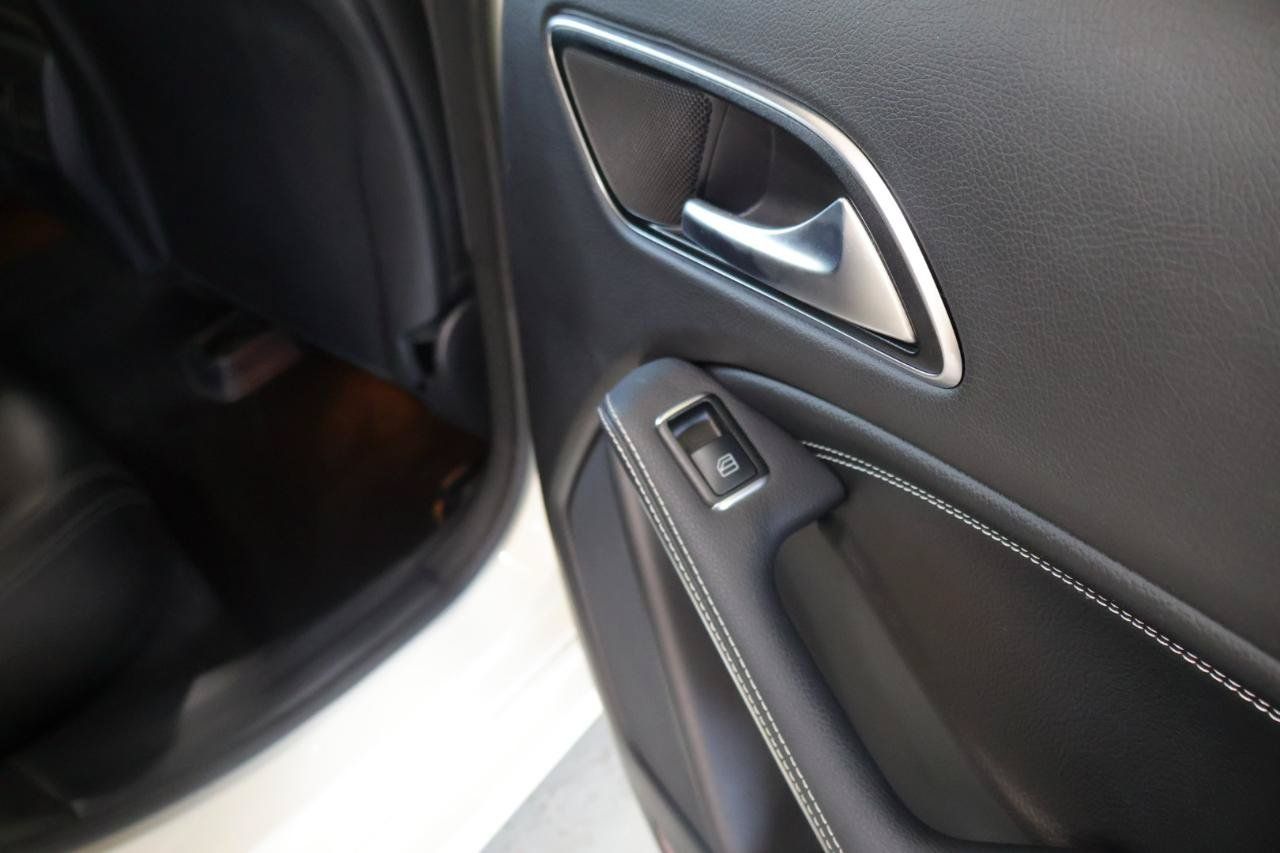 Used 2018 Mercedes-Benz CLA 250 4MATIC image 26