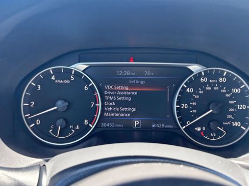 Used 2025 Nissan Altima 2.5 SV FWD image 40