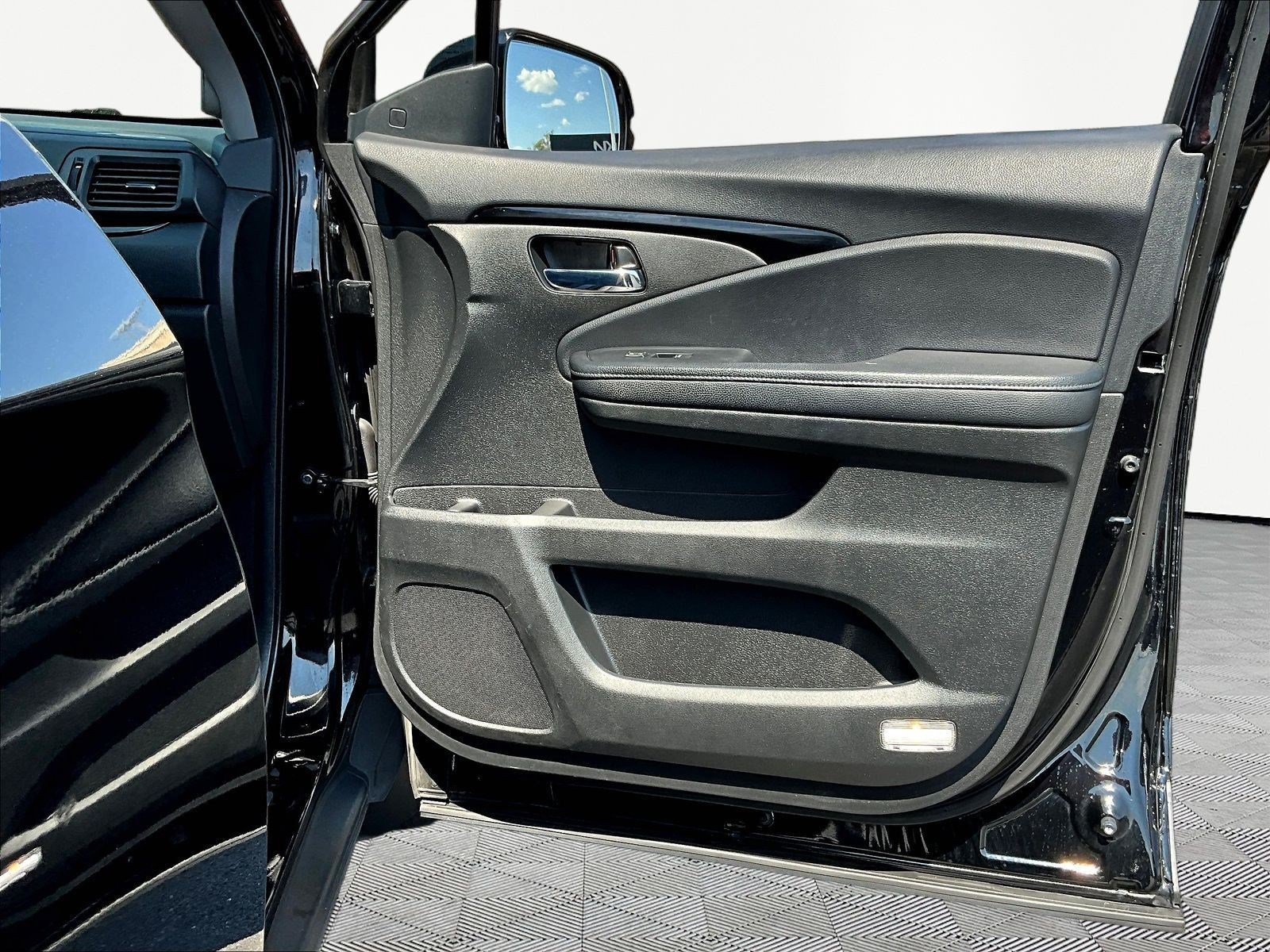 Used 2022 Honda Pilot Elite image 29