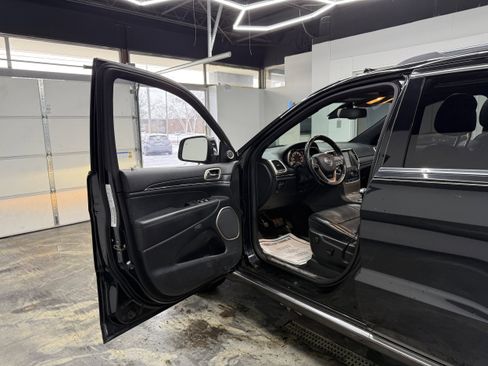 Used 2014 Jeep Grand Cherokee Summit image 9