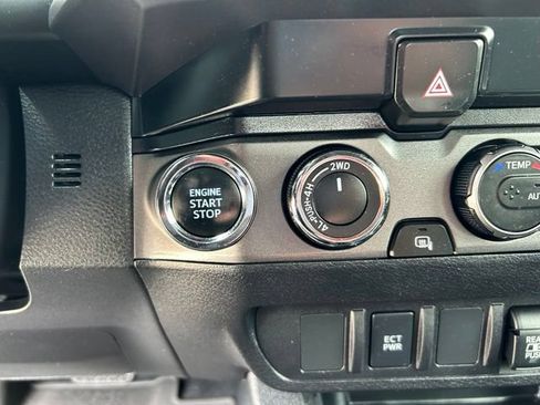 Used 2023 Toyota Tacoma TRD Off-Road w/ Black Out Package (TMS) AWD/4WD image 26