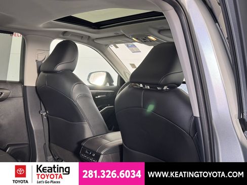 Certified 2024 Toyota Highlander Limited AWD/4WD image 21
