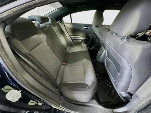 Used 2016 Dodge Charger SXT RWD image 39
