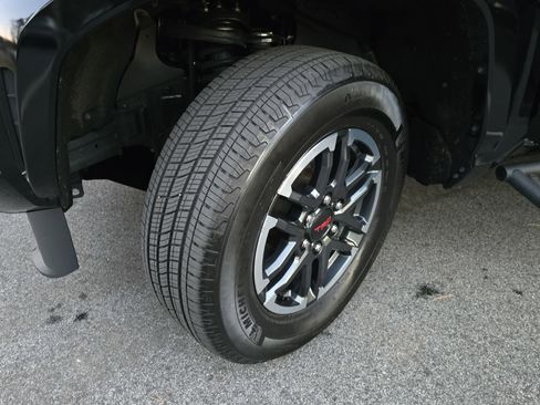 Certified 2025 Toyota Tacoma TRD Sport image 29