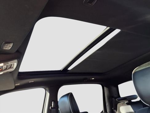 Used 2019 RAM 1500 Laramie image 31