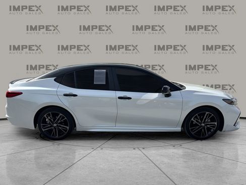 Used 2025 Toyota Camry XSE FWD image 6