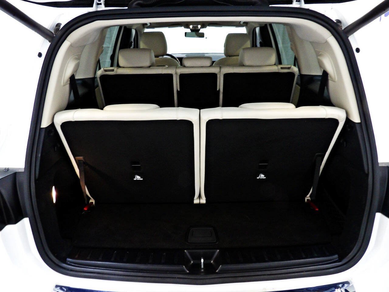 Used 2021 Mercedes-Benz GLB 250 4MATIC image 13