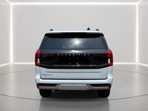 Used 2025 Ford Expedition Platinum AWD/4WD image 4