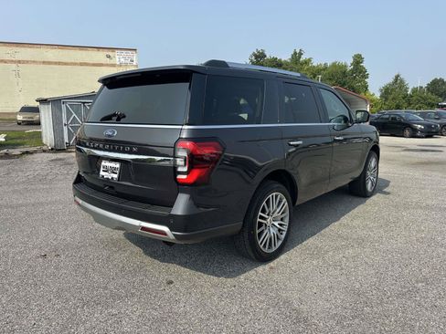 Used 2022 Ford Expedition Limited AWD/4WD image 6