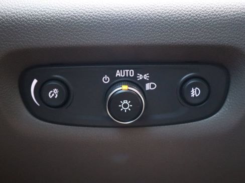 Used 2018 Chevrolet Traverse Premier AWD/4WD image 31