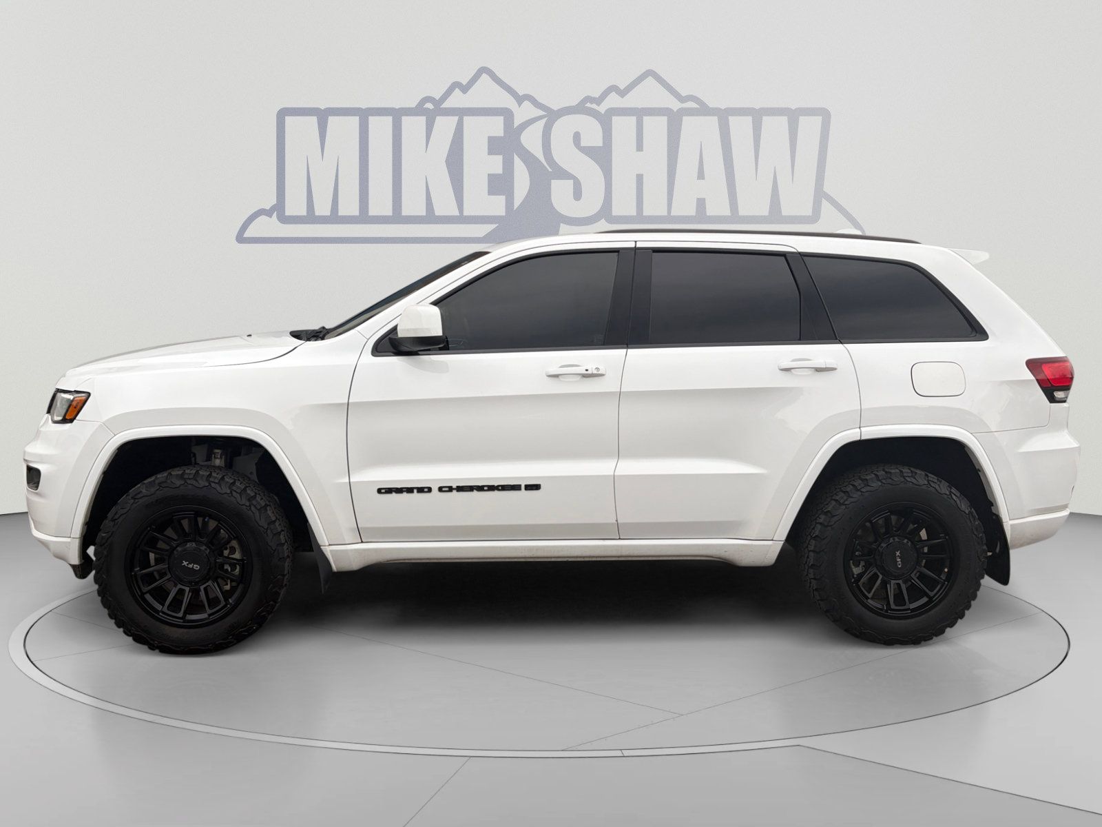 Used 2022 Jeep Grand Cherokee Laredo X AWD/4WD image 2