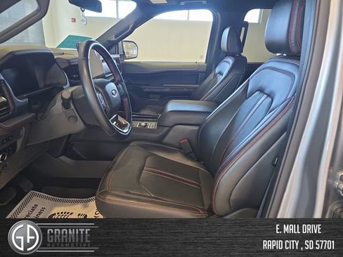 Used 2024 Ford Expedition Limited AWD/4WD image 10