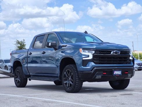 Used 2024 Chevrolet Silverado 1500 LT Trail Boss w/ Convenience Package II AWD/4WD image 3