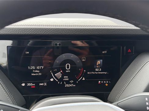 Used 2025 GMC Yukon XL Denali image 12