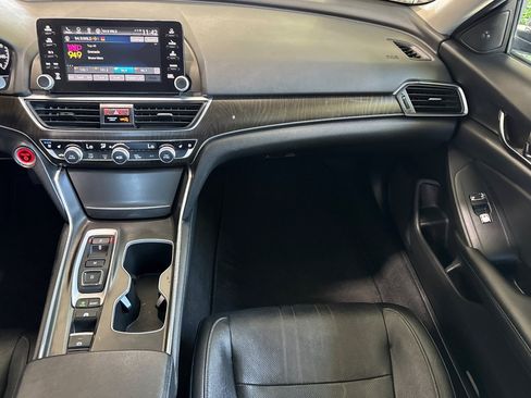 Used 2019 Honda Accord Touring image 31