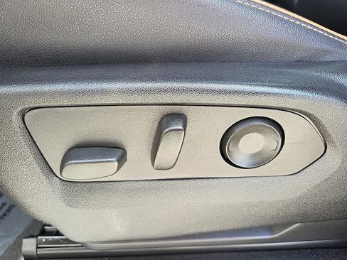 Used 2023 GMC Yukon AT4 w/ AT4 Premium Package image 16