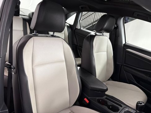 Used 2020 Volkswagen Jetta R-Line w/ R-Line Cold Weather Package FWD image 24