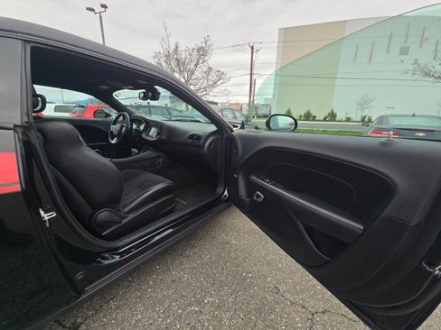 Used 2015 Dodge Challenger R/T Plus image 10