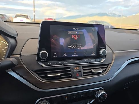 Used 2023 Nissan Altima 2.5 SV image 11