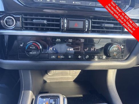 Used 2024 Nissan Pathfinder SV image 26