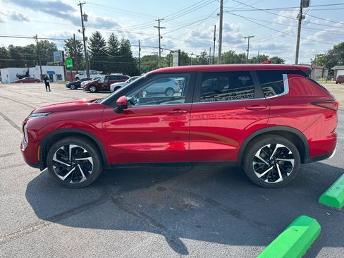 Used 2024 Mitsubishi Outlander SE AWD/4WD image 4
