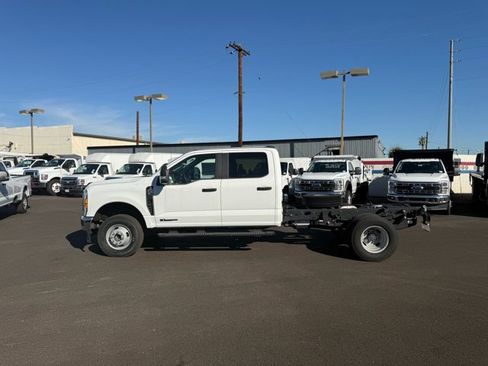 New 2024 Ford F350 XL w/ XL Chrome Package image 4
