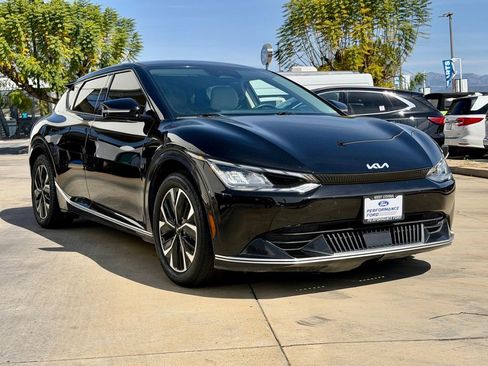 Used 2022 Kia EV6 Wind image 4