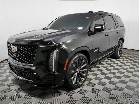 Certified 2025 Cadillac Escalade V AWD/4WD image 29