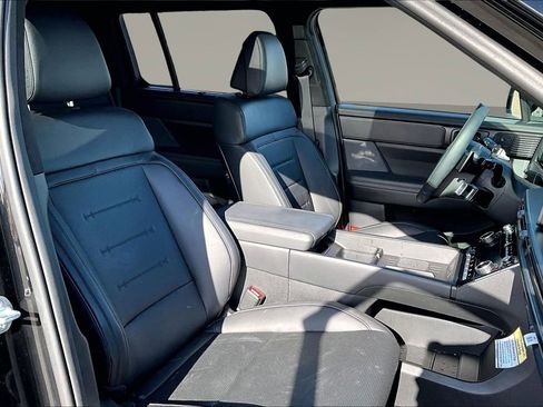 New 2025 Hyundai Santa Fe Calligraphy image 9