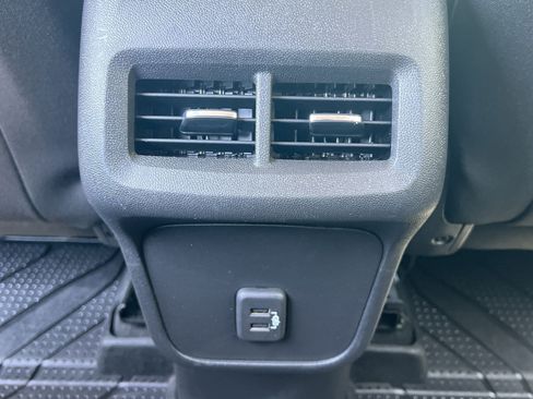 Used 2023 Chevrolet Equinox LS w/ LS Convenience Package image 17