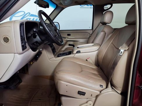 Used 2004 Chevrolet Suburban LS w/ Preferred Equipment Group image 9