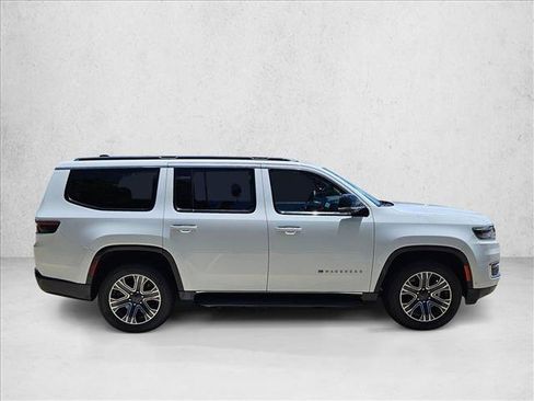 Used 2024 Jeep Wagoneer Series II w/ Flexible Seating Group RWD image 4