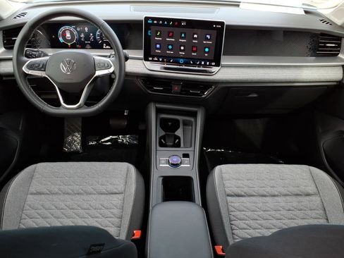 Used 2025 Volkswagen Tiguan S image 22