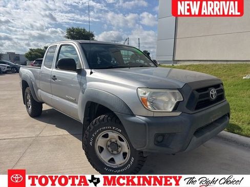 Used 2015 Toyota Tacoma 4x4 Access Cab w/ Convenience Package image 1