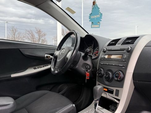 Used 2010 Toyota Corolla S image 26