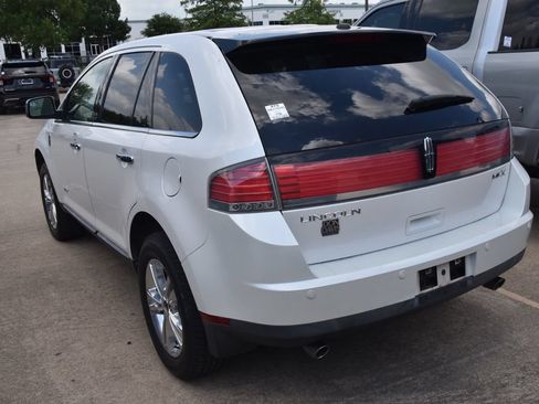 Used 2010 Lincoln MKX 2WD image 9