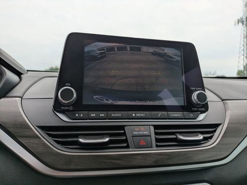 Used 2024 Nissan Altima 2.5 SV FWD image 21
