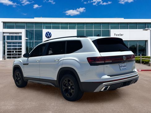 New 2026 Volkswagen Atlas Peak Edition AWD/4WD image 7