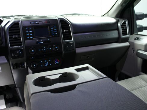 Used 2017 Ford F350 XLT w/ XLT Value Package AWD/4WD image 18