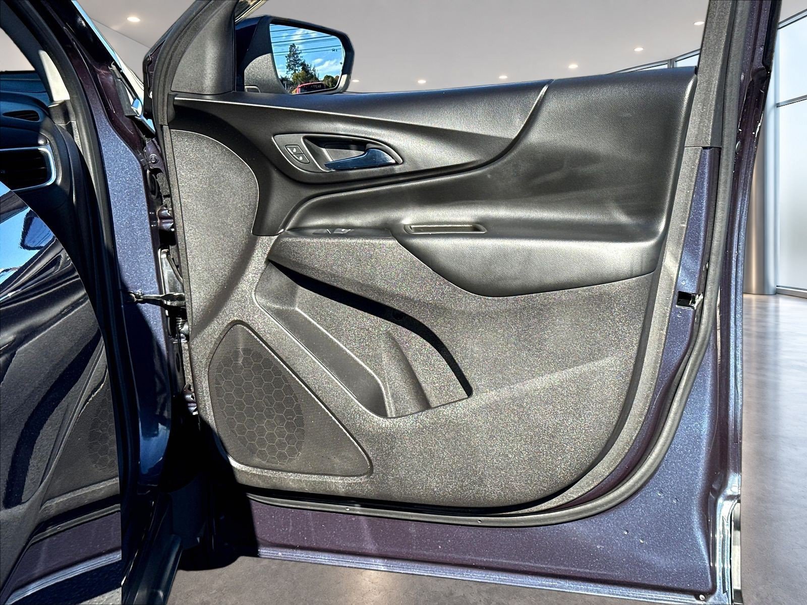 Used 2019 Chevrolet Equinox LT AWD/4WD image 29