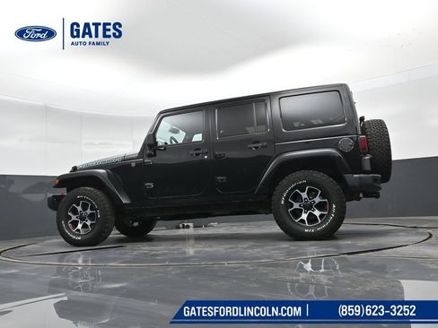 Used 2013 Jeep Wrangler Unlimited Rubicon w/ Connectivity Group AWD/4WD image 39