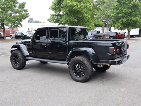 Used 2023 Jeep Gladiator Overland AWD/4WD image 8