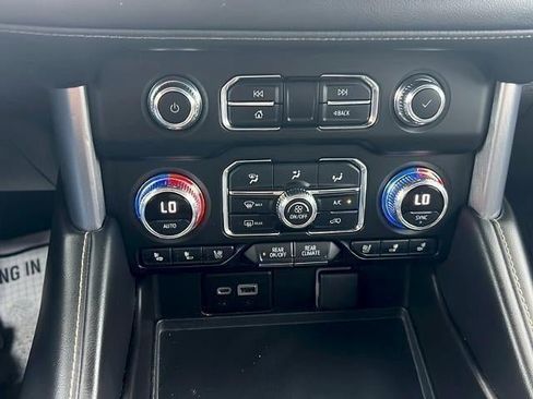 Used 2021 GMC Yukon SLT AWD/4WD image 18